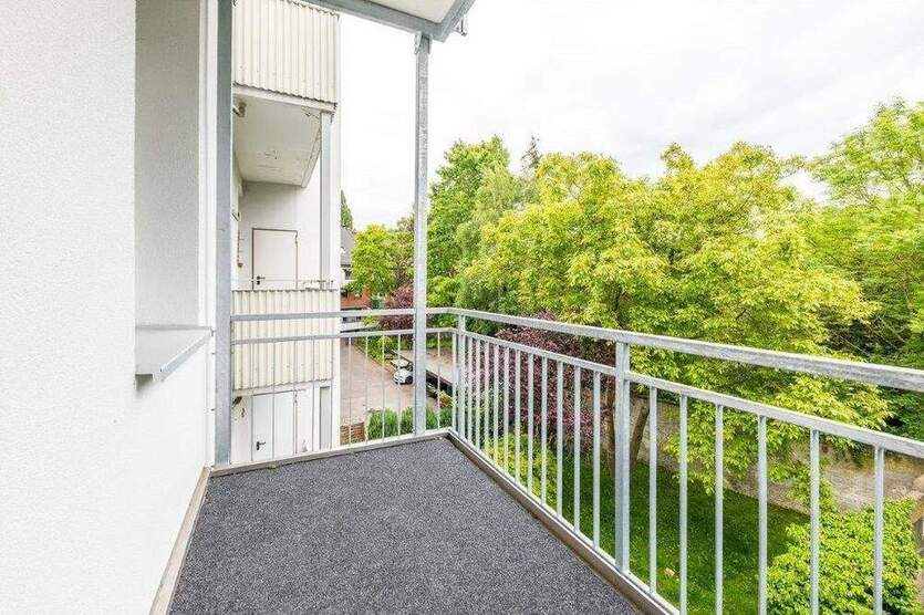 Sanierte 2-Zimmer-AltbauWohnung mit Balkon - Besichtigung 30.07.