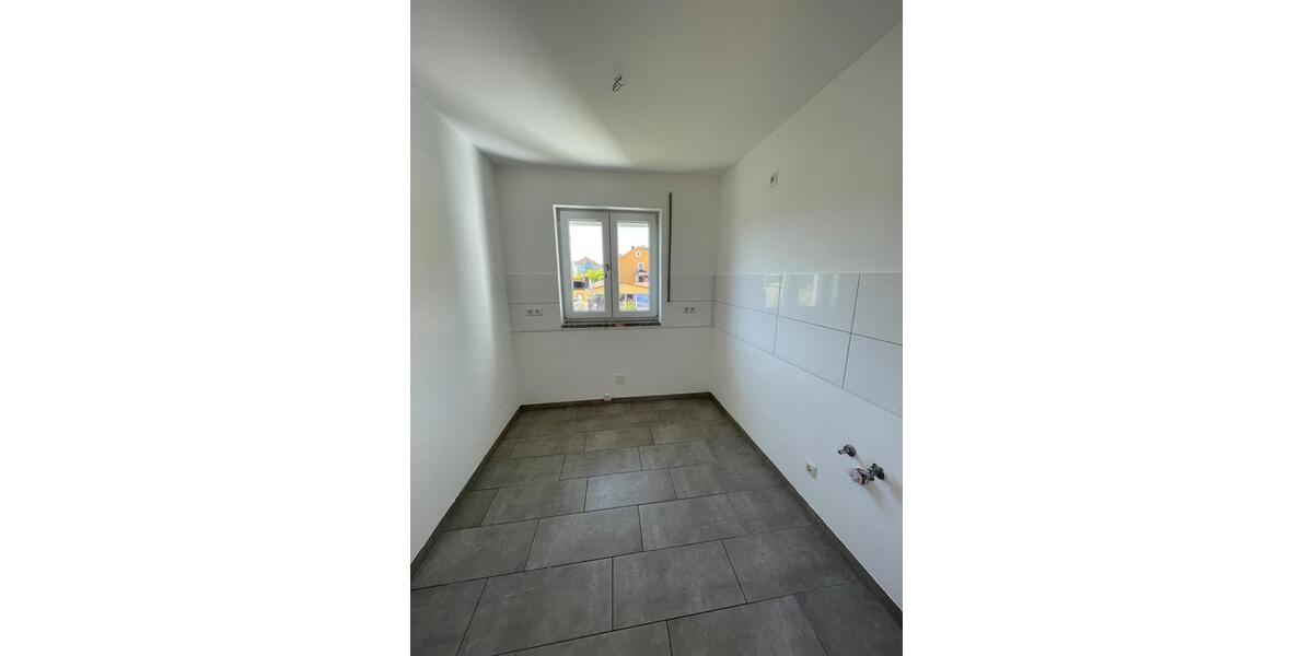 Etagenwohnung Parsberg - 3 Zimmer, 86 m&sup2;, 900&euro; | Angebot:26690736