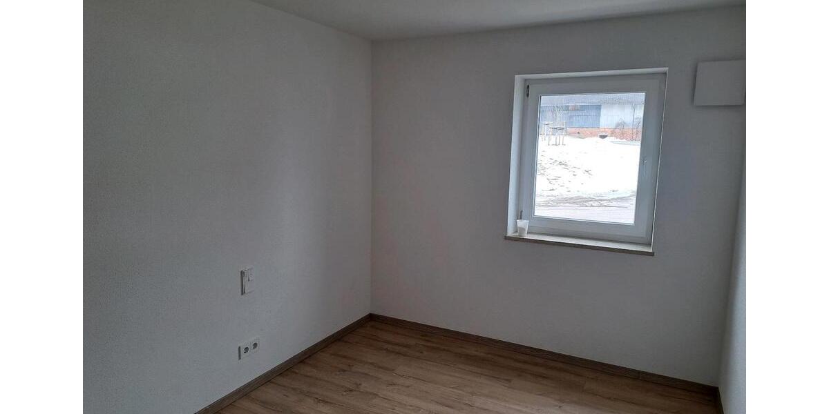 Erdgeschoßwohnung Eiselfing - 3 Zimmer, 85 m&sup2;, 1.200&euro; | Angebot:24640121