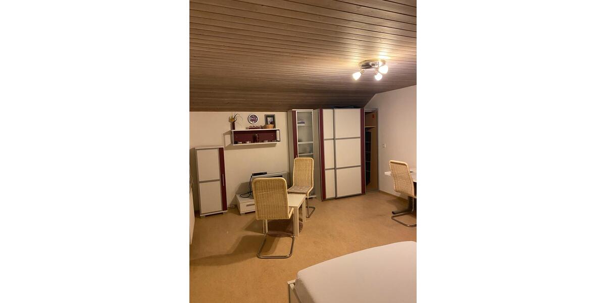 Dachgeschoßwohnung Ellwangen (Jagst) - 1 Zimmer, 12 m&sup2;, 400&euro; | Angebot:24436679