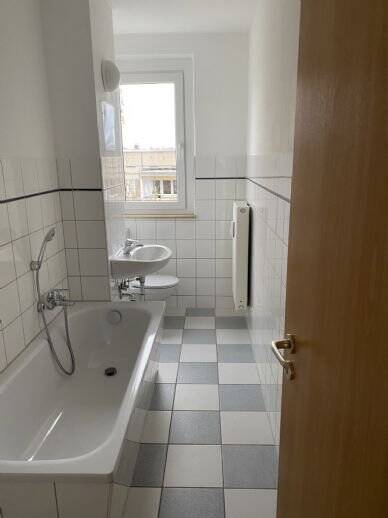 Etagenwohnung Eisleben Lutherstadt Eisleben - 3 Zimmer, 61 m&sup2;, 286&euro; | Angebot:25803198