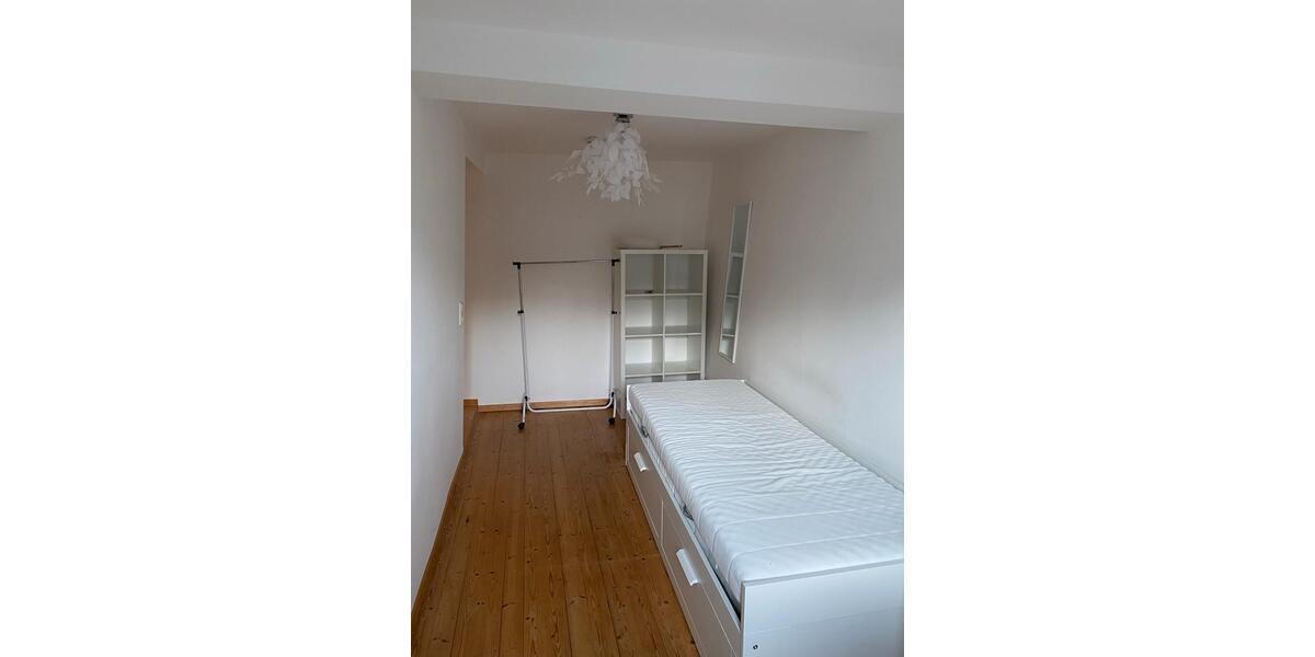 Wohnen auf Zeit Stadtroda - 1 Zimmer, 11 m&sup2;, 290&euro; | Angebot:25376359