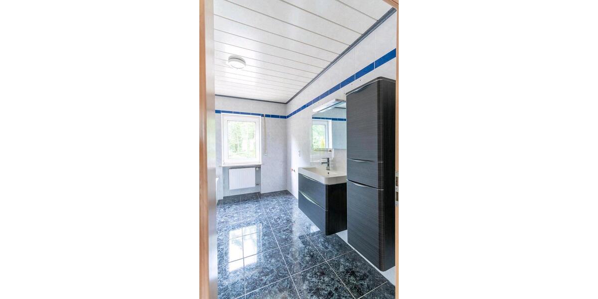 Erdgeschoßwohnung Ebermannsdorf - 3 Zimmer, 125 m&sup2;, 1.000&euro; | Angebot:26045133