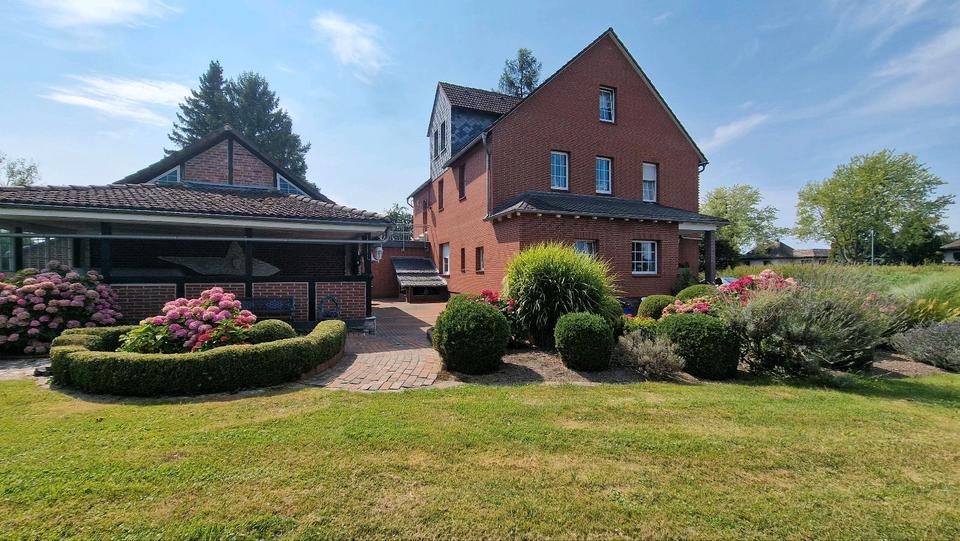 Einfamilienhaus Holzminden - 12 Zimmer, 320 m&sup2;, 2.300&euro; | Angebot:26037589