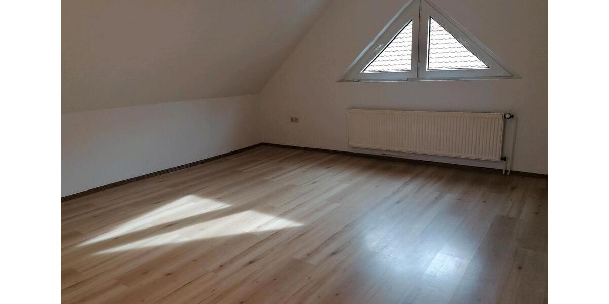 Dachgeschoßwohnung Saterland - 4 Zimmer, 84 m&sup2;, 707&euro; | Angebot:24868490