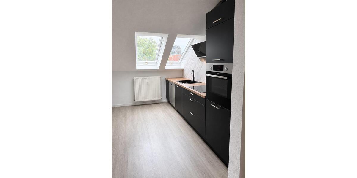 Dachgeschoßwohnung Erfurt - 4.5 Zimmer, 125 m&sup2;, 1.590&euro; | Angebot:27635008