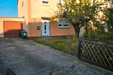 Wohnen auf Zeit Edenkoben - 4 Zimmer, 105 m&sup2;, 350&euro; | Angebot:26250274