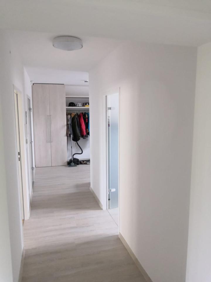 Helle 4-Zimmer-Wohnung mit Balkon in Regensburg West ab 1.12.25