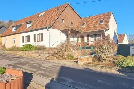 Doppelhaushälfte Wohnung 230 qm in Mettlach zu vermieten 8 zimmer