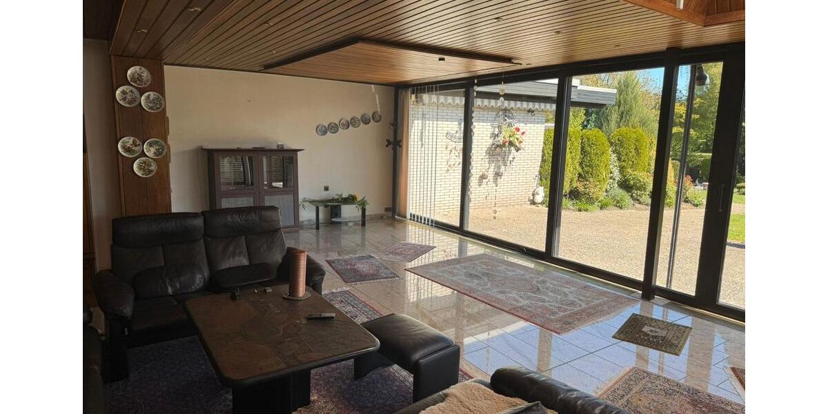 Bungalow Lage - 3 Zimmer, 150 m&sup2;, 1.600&euro; | Angebot:26295246