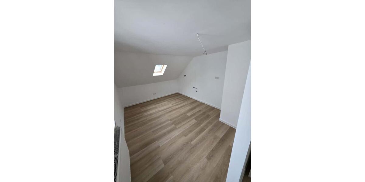 Dachgeschoßwohnung Wiesbaden Bierstadt - 2 Zimmer, 47 m&sup2;, 850&euro; | Angebot:23406588