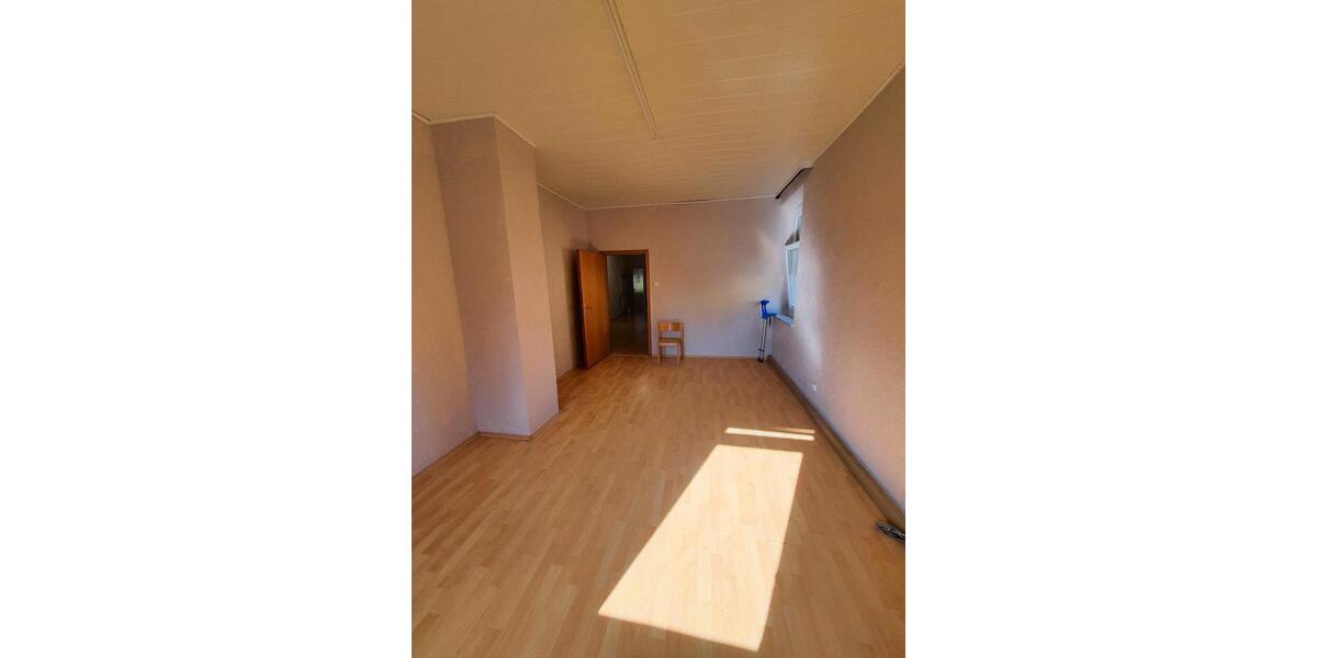 Etagenwohnung Kulmbach Blaich - 5 Zimmer, 1 m&sup2;, 1.000&euro; | Angebot:25759681