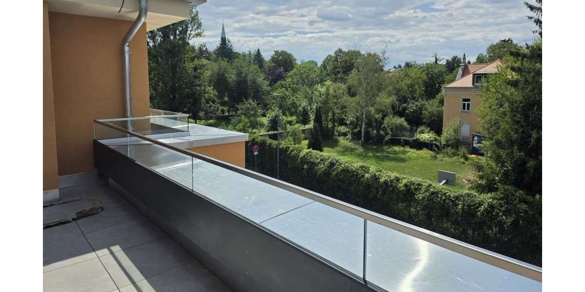 Etagenwohnung Dresden Prohlis - 3 Zimmer, 94 m&sup2;, 1.650&euro; | Angebot:27021404