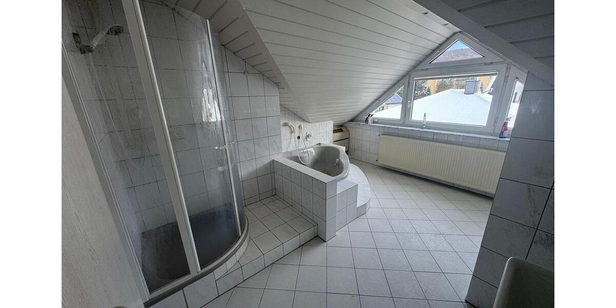 Dachgeschoßwohnung Hanau Groß-Steinheim - 3 Zimmer, 70 m&sup2;, 950&euro; | Angebot:25956833