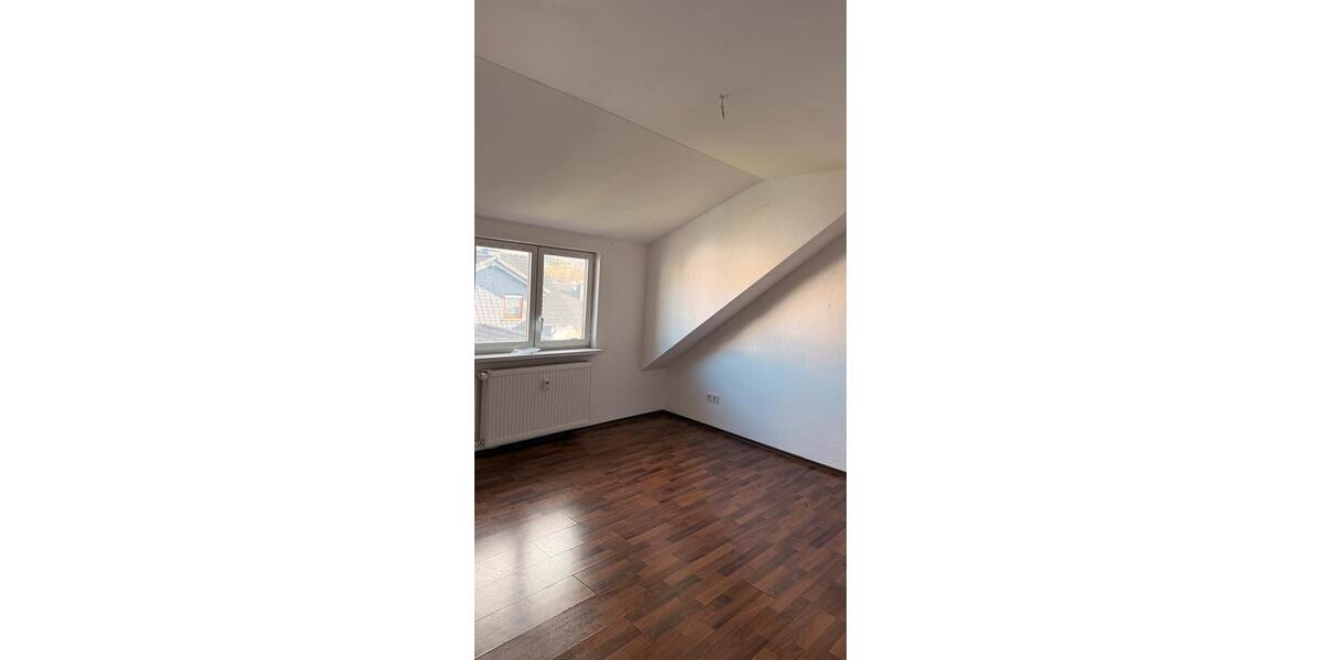 Dachgeschoßwohnung Waldbrunn (Westerwald) - 4 Zimmer, 90 m&sup2;, 750&euro; | Angebot:26038481