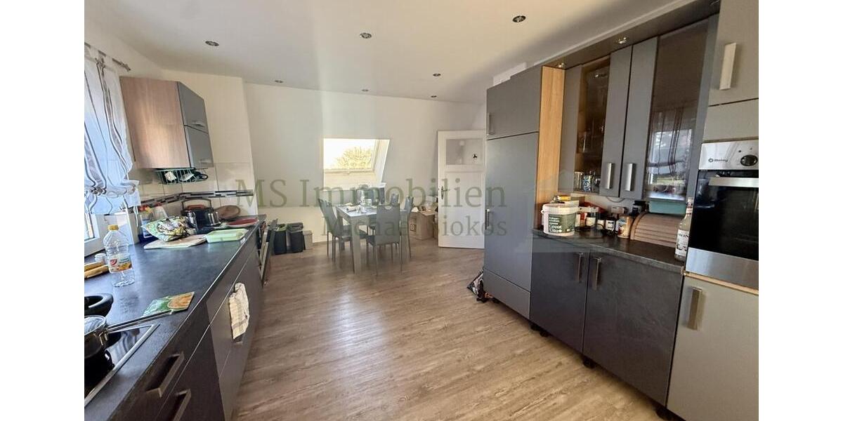 Dachgeschoßwohnung Bensheim - 3 Zimmer, 92 m&sup2;, 1.100&euro; | Angebot:24978435