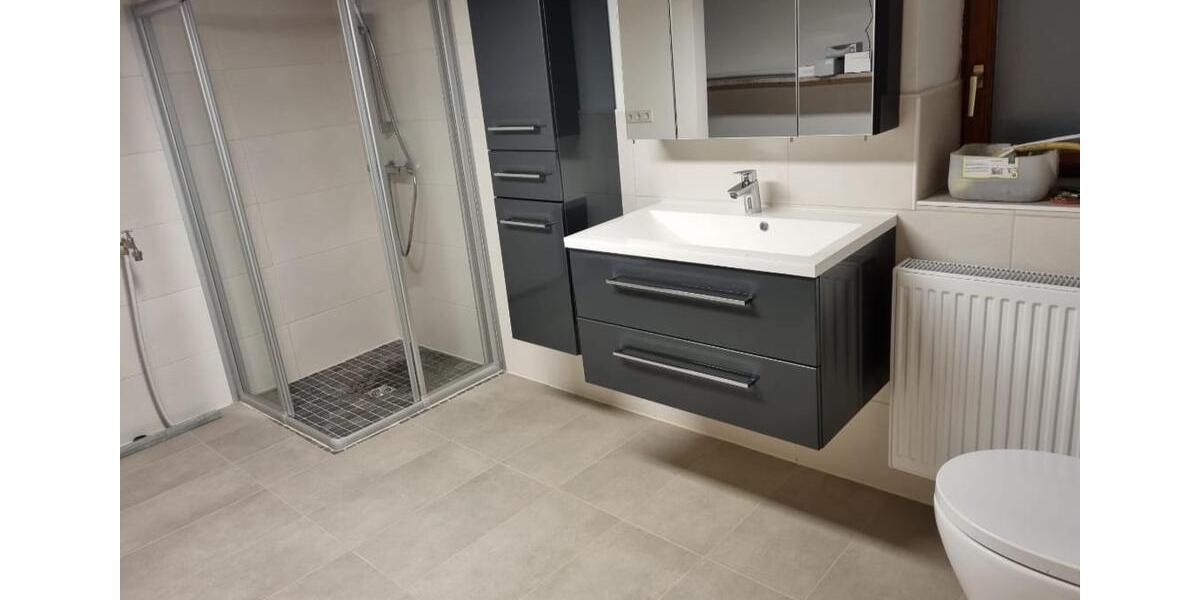 Etagenwohnung Grebenstein - 8 Zimmer, 170 m&sup2;, 1.000&euro; | Angebot:26549745