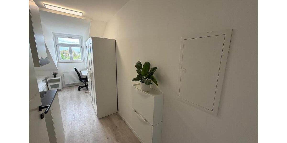 Dachgeschoßwohnung Buckenhof - 1 Zimmer, 15 m&sup2;, 610&euro; | Angebot:26534786