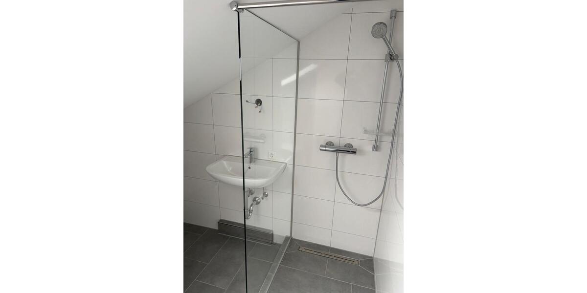 Dachgeschoßwohnung Leonberg - 2.5 Zimmer, 60 m&sup2;, 850&euro; | Angebot:24702910