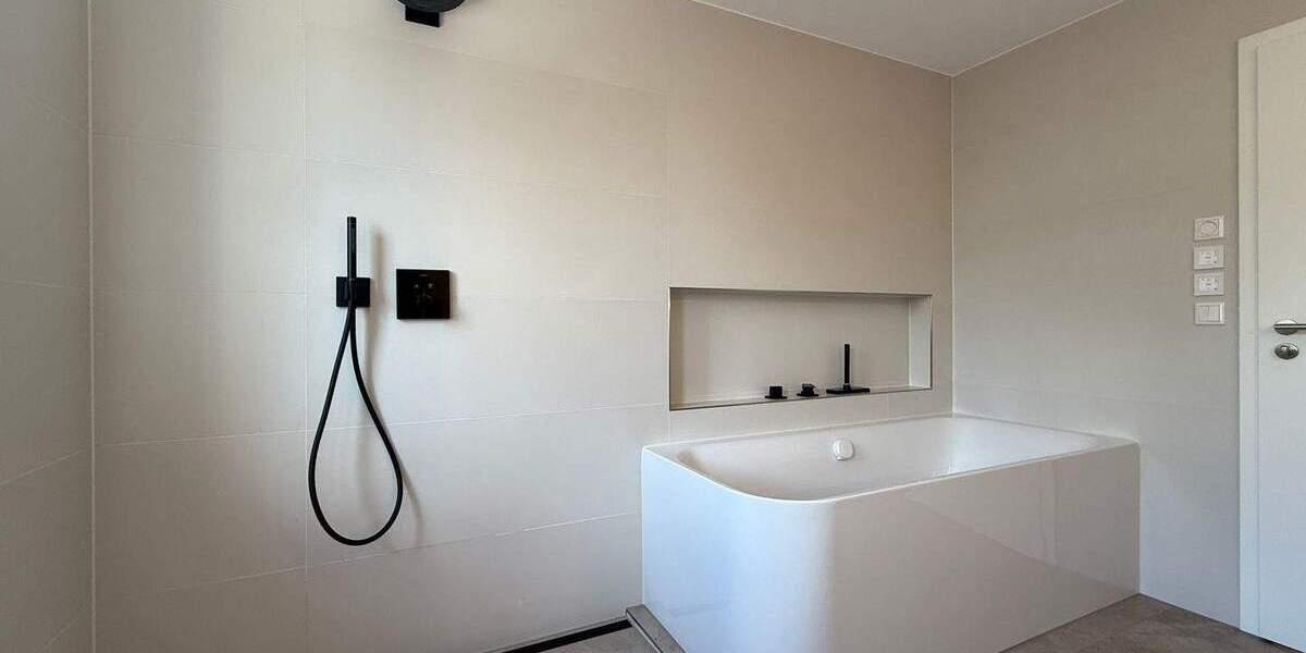 Etagenwohnung Bad Köstritz - 3 Zimmer, 130 m&sup2;, 1.700&euro; | Angebot:25662303