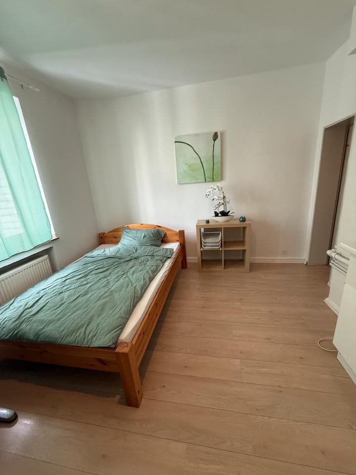 Möbliertes Zimmer