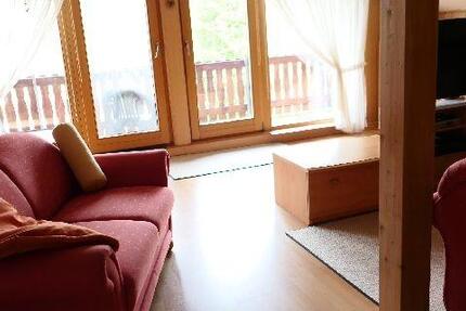 Sehr dörfliche 1993 neu erstellte 2-Zi-Maisonette-Wohnung mit Einbauküche, Loggia und Carport! 2 zimmer