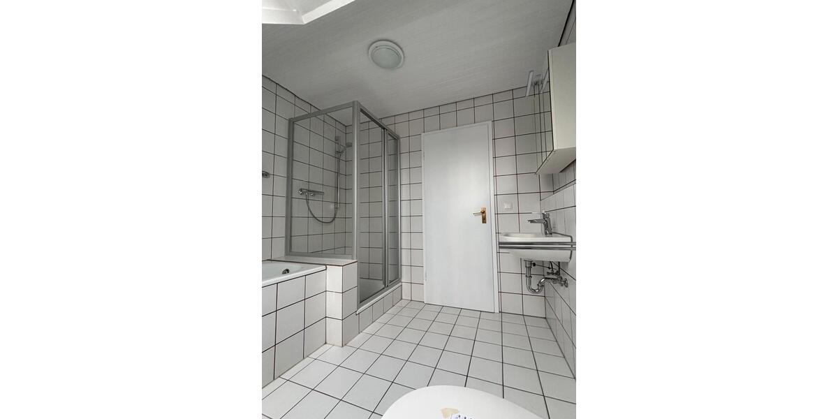 Dachgeschoßwohnung Delbrück - 3 Zimmer, 98 m&sup2;, 1.230&euro; | Angebot:25085008
