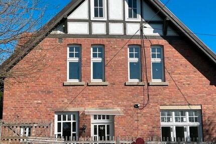 Haus Waldeck - 4 Zimmer, 160 m&sup2;, 1.200&euro; | Angebot:24700091