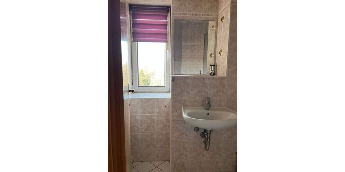 Etagenwohnung Pegau - 3 Zimmer, 115 m&sup2;, 695&euro; | Angebot:25736873