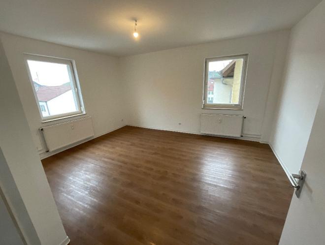 Gut geschnittene Altbauwohnung mit Platz für die ganze Familie! 4 zimmer