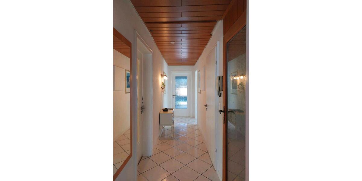 Dachgeschoßwohnung Singen (Hohentwiel) - 3 Zimmer, 80 m&sup2;, 100&euro; | Angebot:26615331