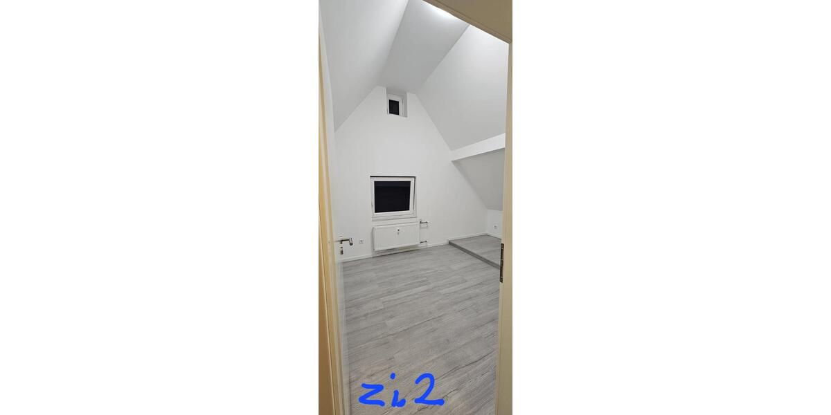Dachgeschoßwohnung Pommelsbrunn - 3 Zimmer, 90 m&sup2;, 850&euro; | Angebot:24980464