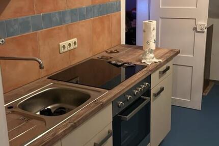 Schöne 60m3 Dachgeschoss Wohnung mit EBK in Remagen zimmer