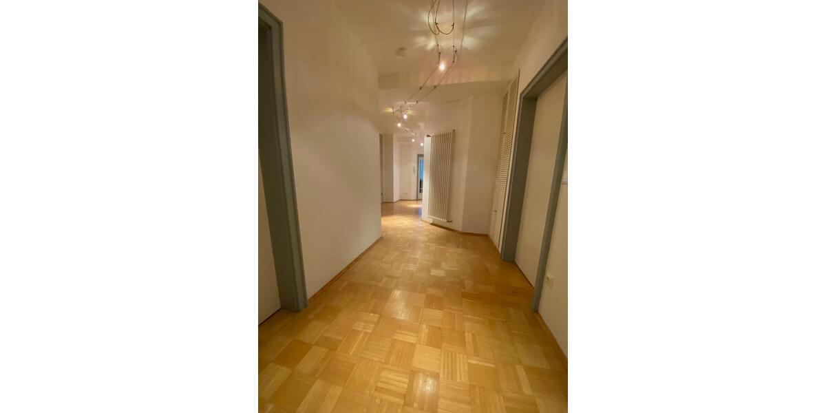 Etagenwohnung Bayreuth City - 3 Zimmer, 110 m&sup2;, 1.100&euro; | Angebot:26238596