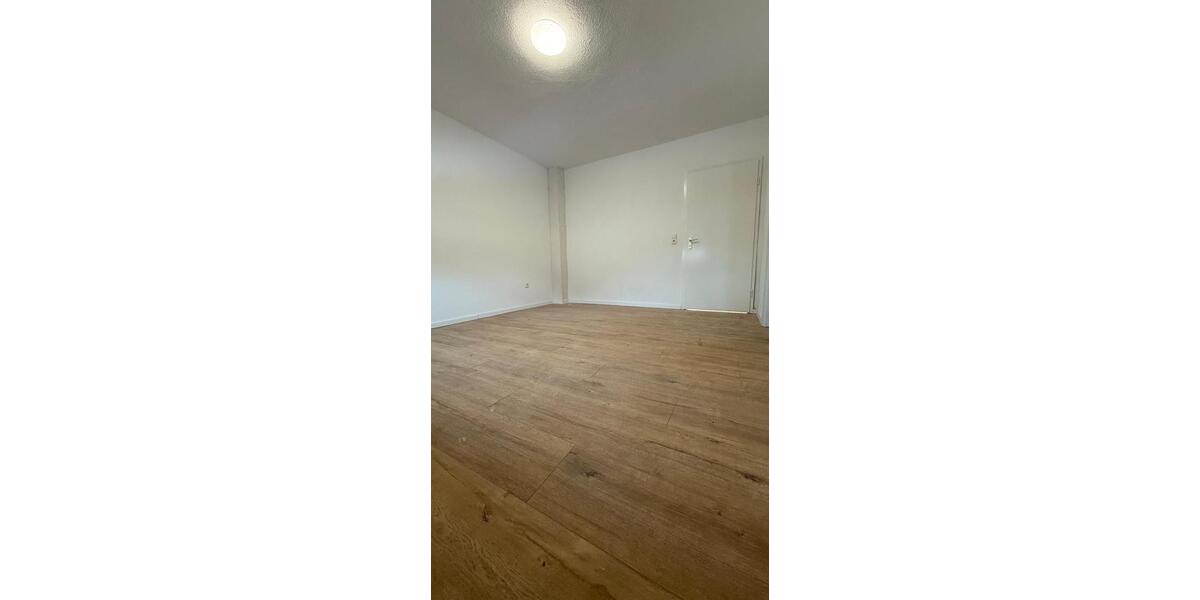 2-Zimmer-Wohnung mit Balkon direkt am Edingen-Bahnhof 2 zimmer