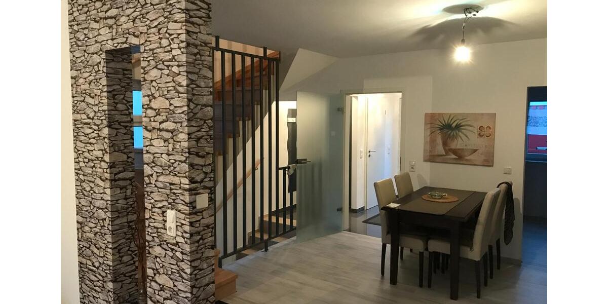 Reihenhaus Gründau - 4 Zimmer, 160 m&sup2;, 2.500&euro; | Angebot:25964504