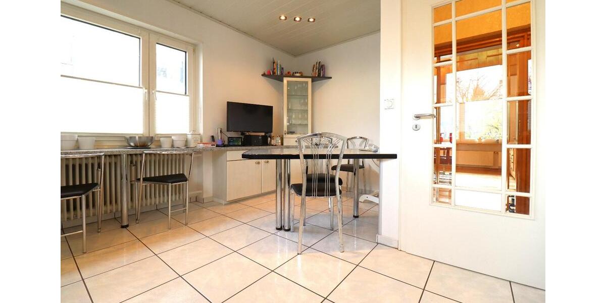 Einfamilienhaus Schwabach - 5 Zimmer, 220 m&sup2;, 2.700&euro; | Angebot:26232015