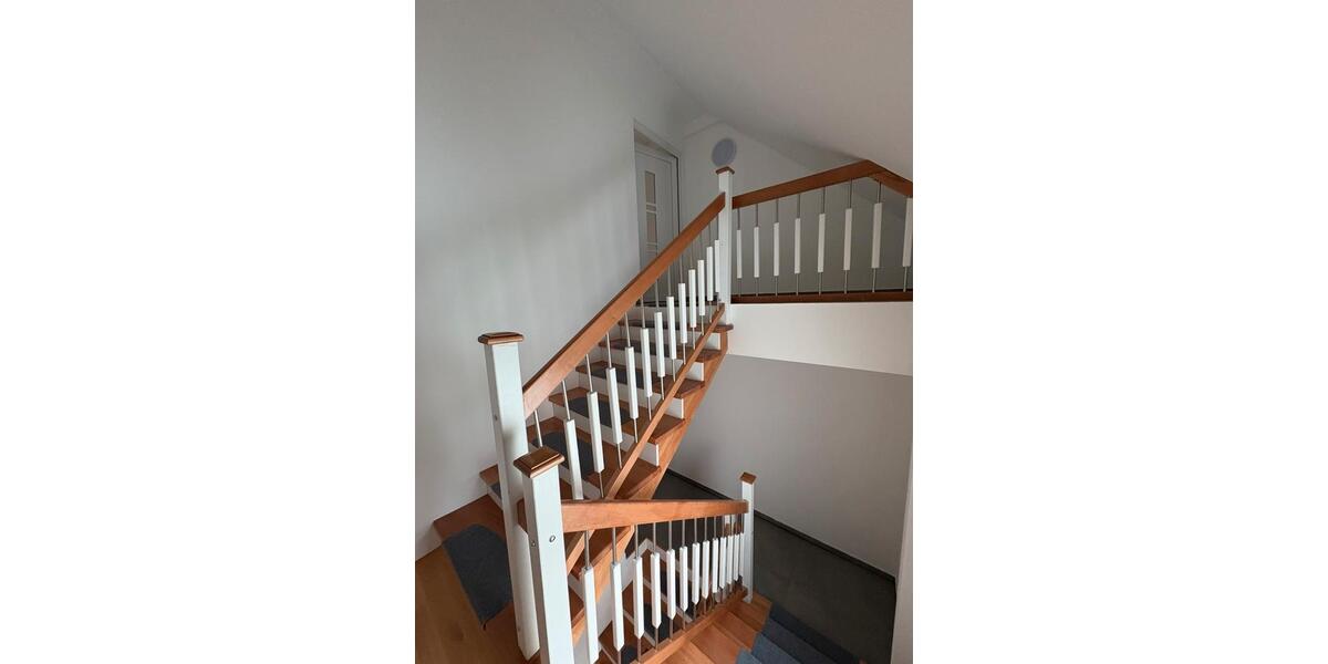 Dachgeschoßwohnung Geislingen - 4 Zimmer, 115 m&sup2;, 980&euro; | Angebot:26018585