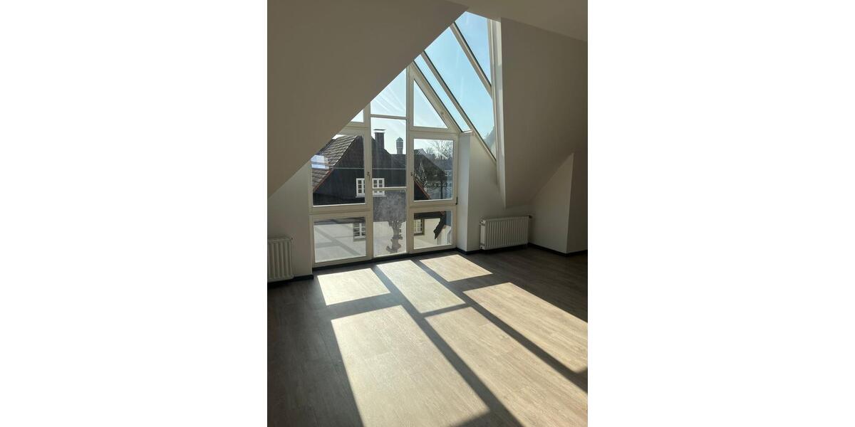 Dachgeschoßwohnung Erwitte - 3 Zimmer, 124 m&sup2;, 1.158&euro; | Angebot:25871322