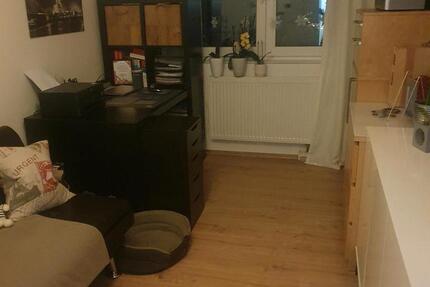 Kleines Zimmer für Wochenenden oder zum Zwieschenmiete. 1 zimmer