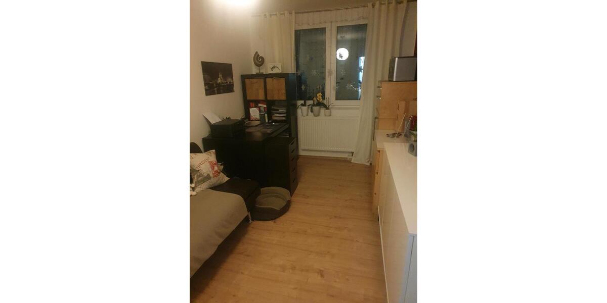 Kleines Zimmer für Wochenenden oder zum Zwieschenmiete. 1 zimmer