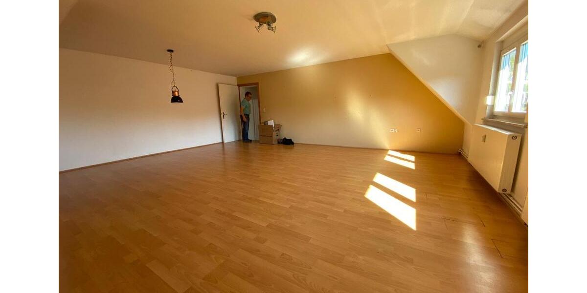 Dachgeschoßwohnung Siegbach - 3 Zimmer, 100 m&sup2;, 650&euro; | Angebot:25807226