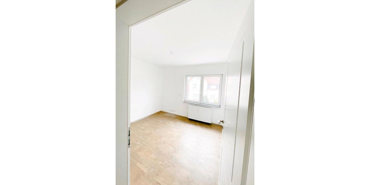Etagenwohnung Magdeburg Nordwest - 4 Zimmer, 90 m&sup2;, 900&euro; | Angebot:26276447