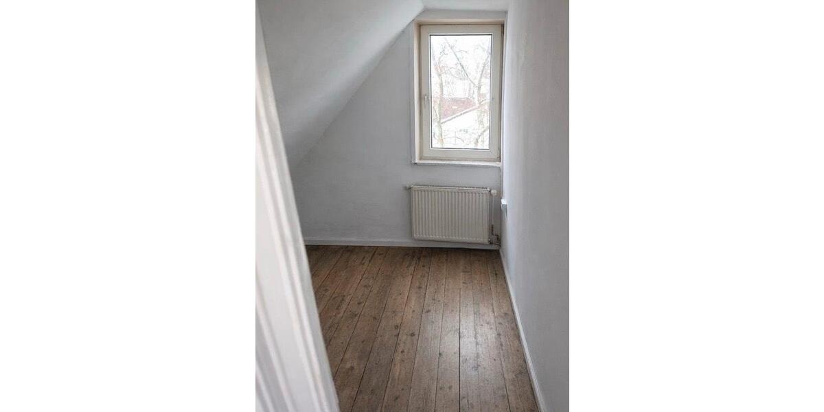 Dachgeschoßwohnung Stadtoldendorf - 4 Zimmer, 80 m&sup2;, 450&euro; | Angebot:26526977