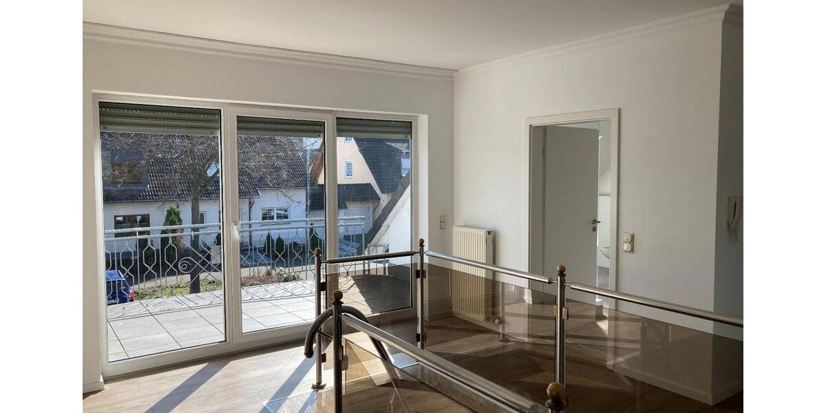 Geräumige, preiswerte 6-Zimmer-Doppelhaushälfte mit geh. Innenaus 6 zimmer