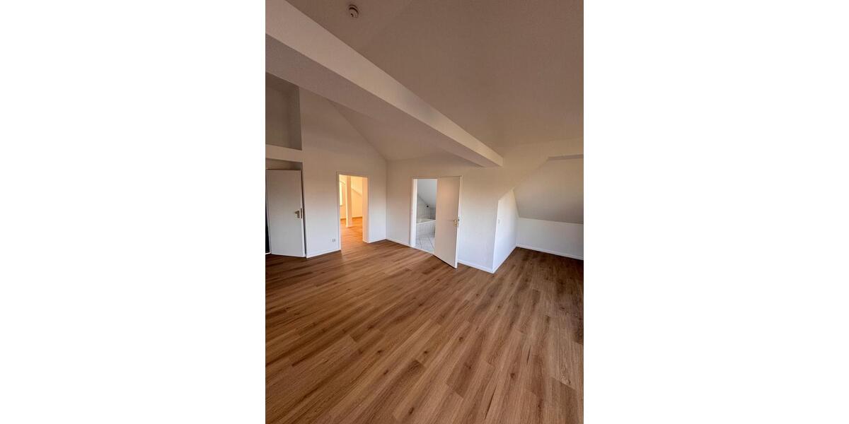 Dachgeschoßwohnung Königs Wusterhausen - 2 Zimmer, 87 m&sup2;, 1.300&euro; | Angebot:24364330