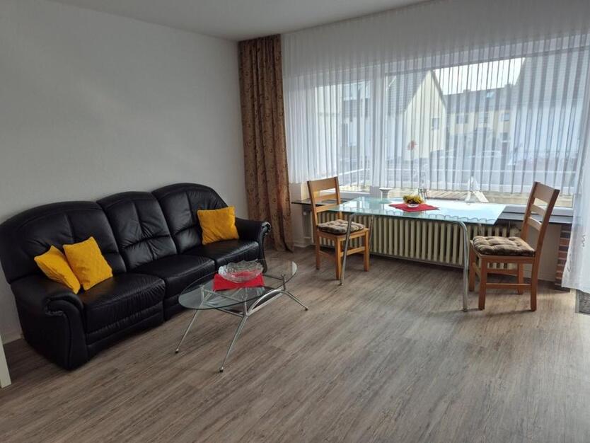 2 Zi. Wohnung. Bitte erst den gesamten Text lesen.