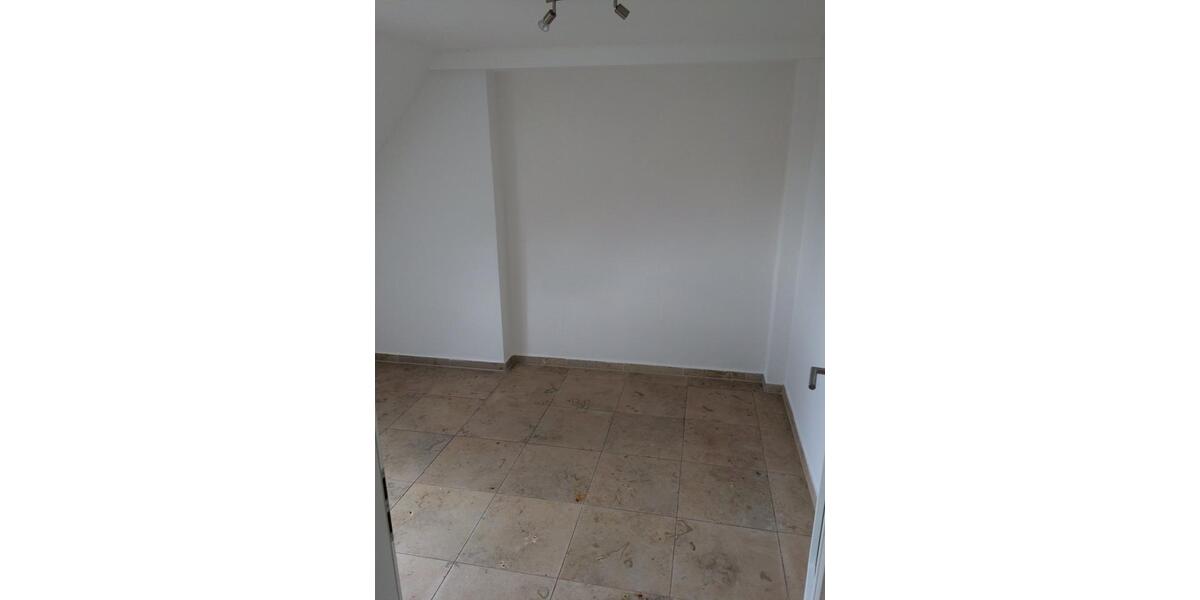 Dachgeschoßwohnung Speichersdorf - 2 Zimmer, 40 m&sup2;, 350&euro; | Angebot:25961647