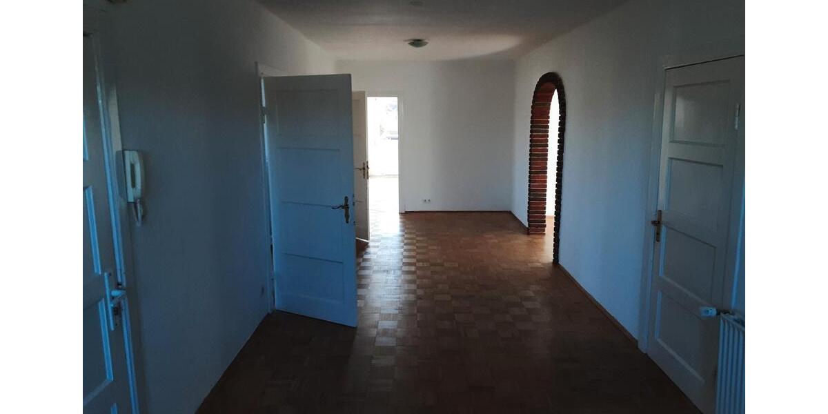 Etagenwohnung Schwarzenbek - 5.5 Zimmer, 160 m&sup2;, 1.400&euro; | Angebot:26237319