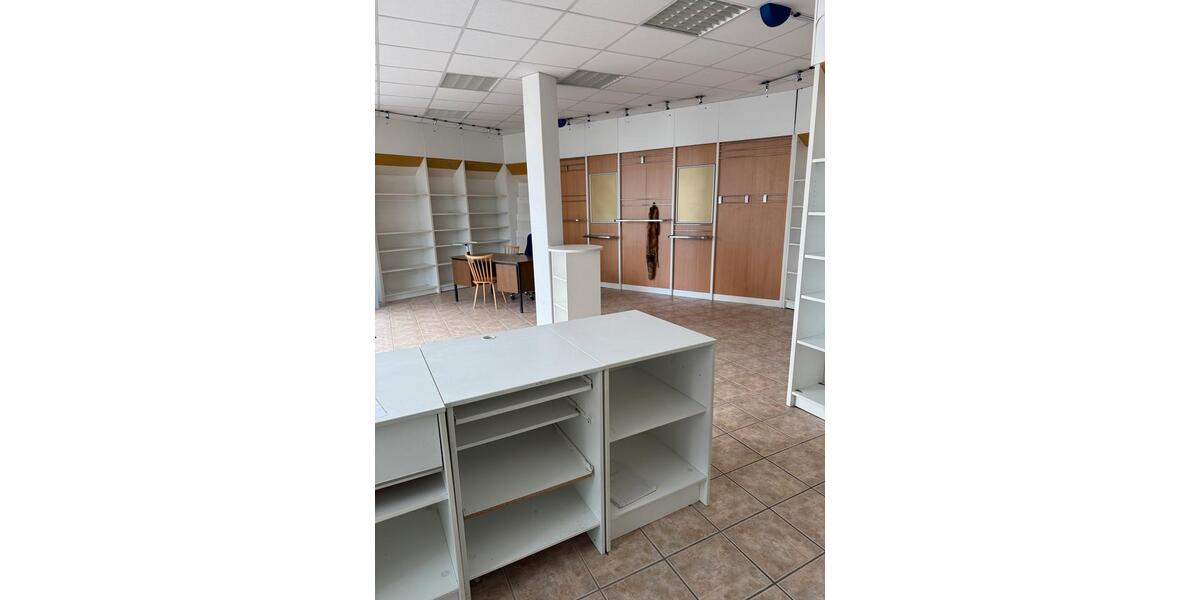 Gewerbeobjekt Nordenham - 700&euro; | Angebot:26092355